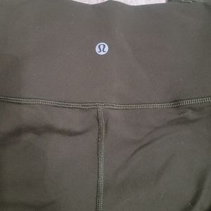 Lululemon wunder under leggings size 4